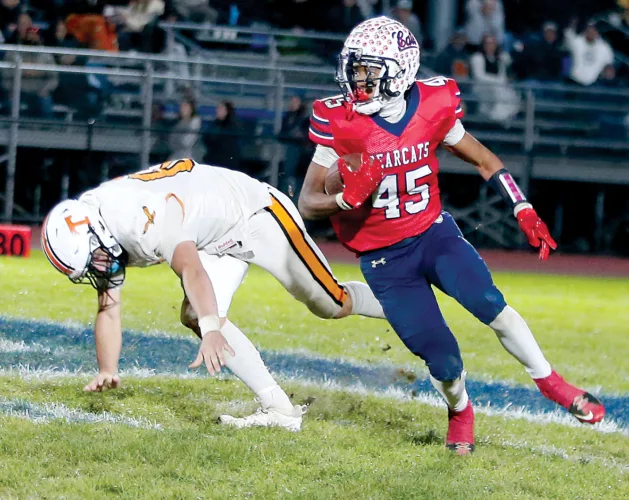 Huntingdon Bearcats edge Tyrone Golden Eagles in wild one